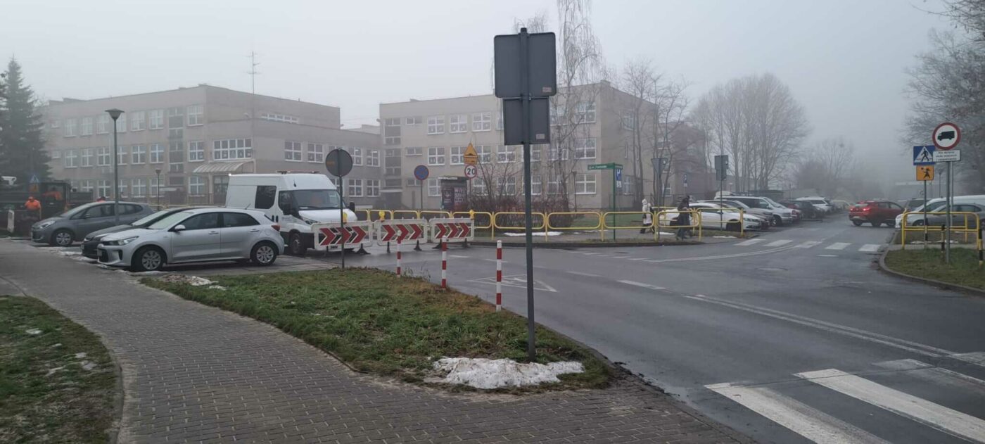 zapadnięta jezdnia - ul. Francuska Zielona G&oacute;ra