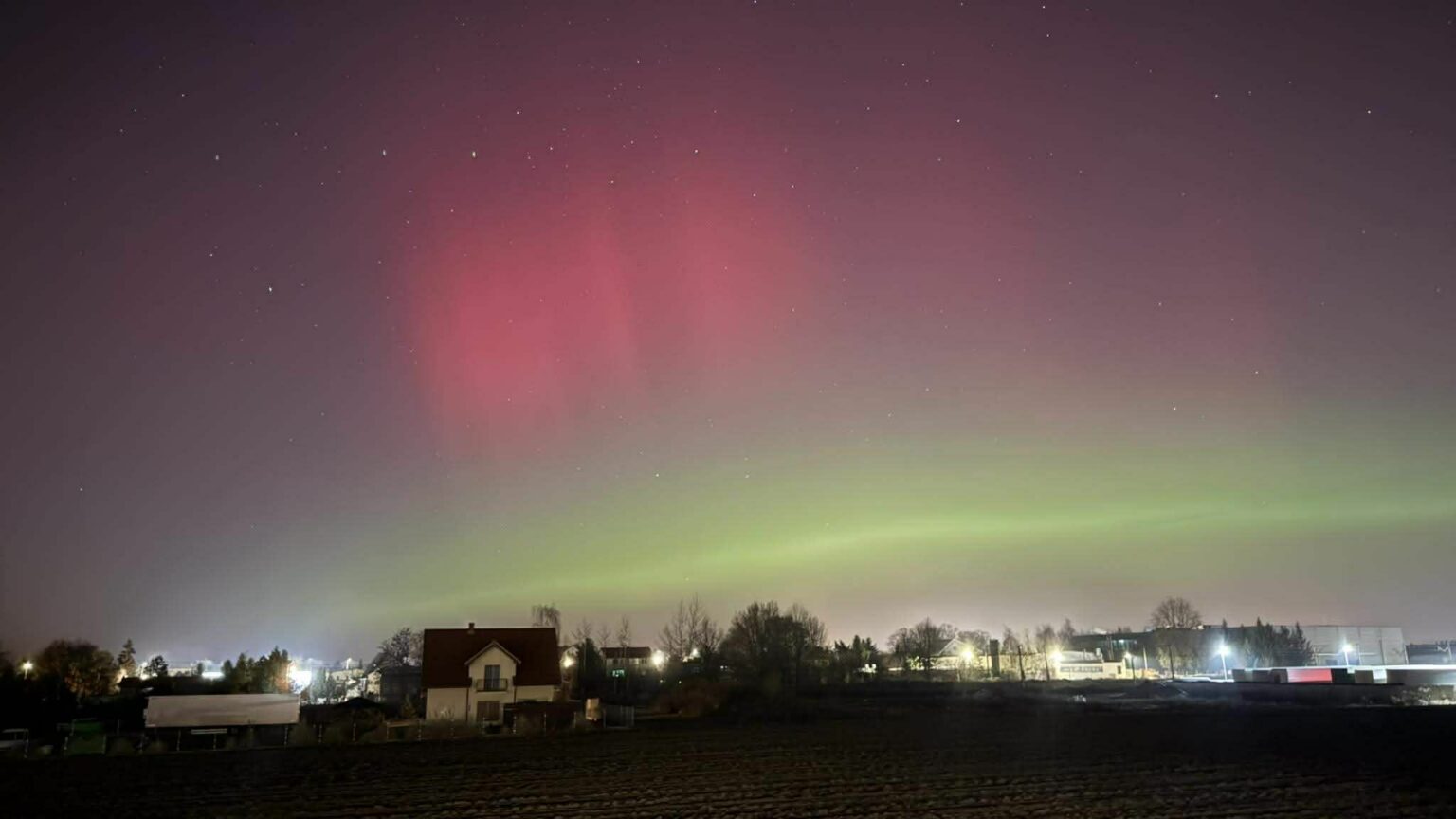 zorza polarna Polska dzisiaj - jak powstaje zorza polarna