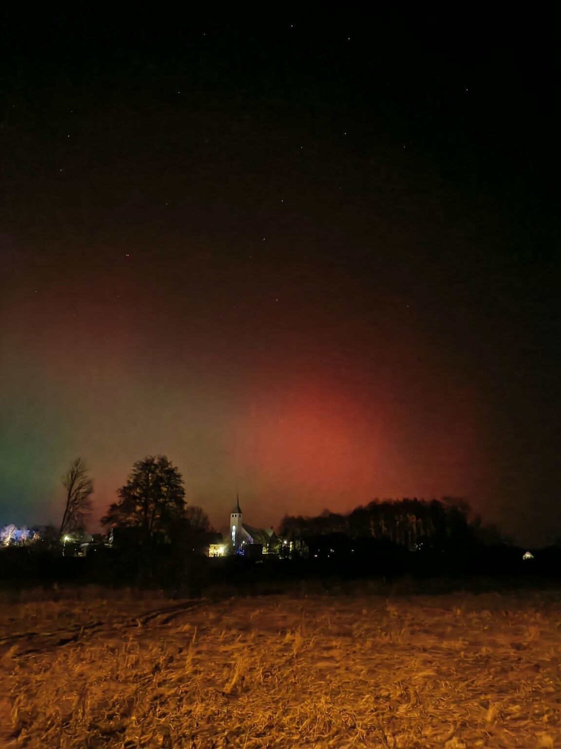 zorza polarna Polska dzisiaj - jak powstaje zorza polarna