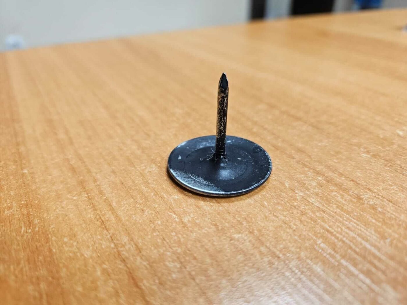 niebezpieczne gwoździe Czerwieńsk Zielona G&oacute;ra