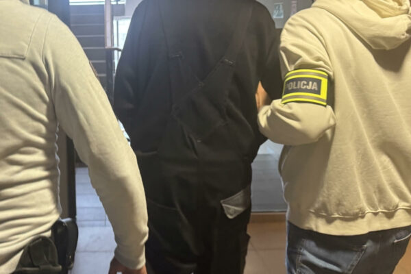 kradzież u jubilera Żagań - kradzież złotej bransoletki