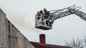 Kolejny pożar koło Zielonej Góry. Znów zapaliła się sadza w kominie (ZDJĘCIA)