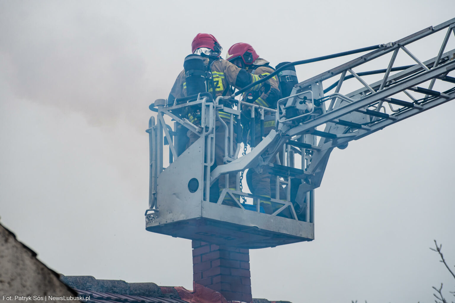 pożar Świdnica koło Zielonej G&oacute;ry - pożar sadzy w kominie
