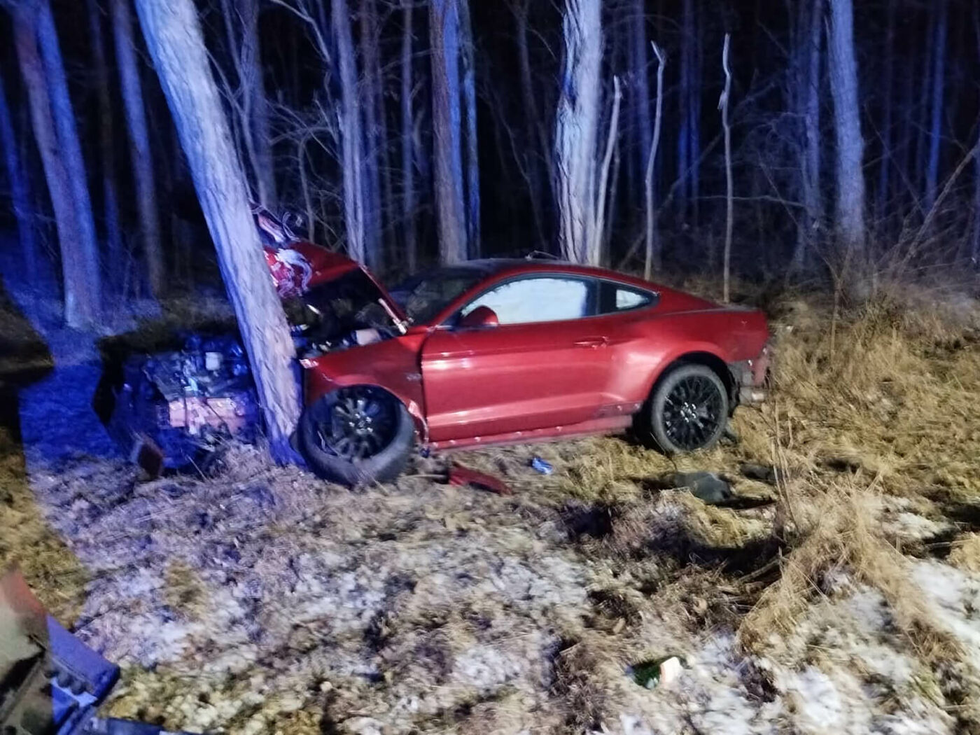 Wypadek na DK32 - Wypadek koło Zielonej G&oacute;ry. Ford Mustang rozbity