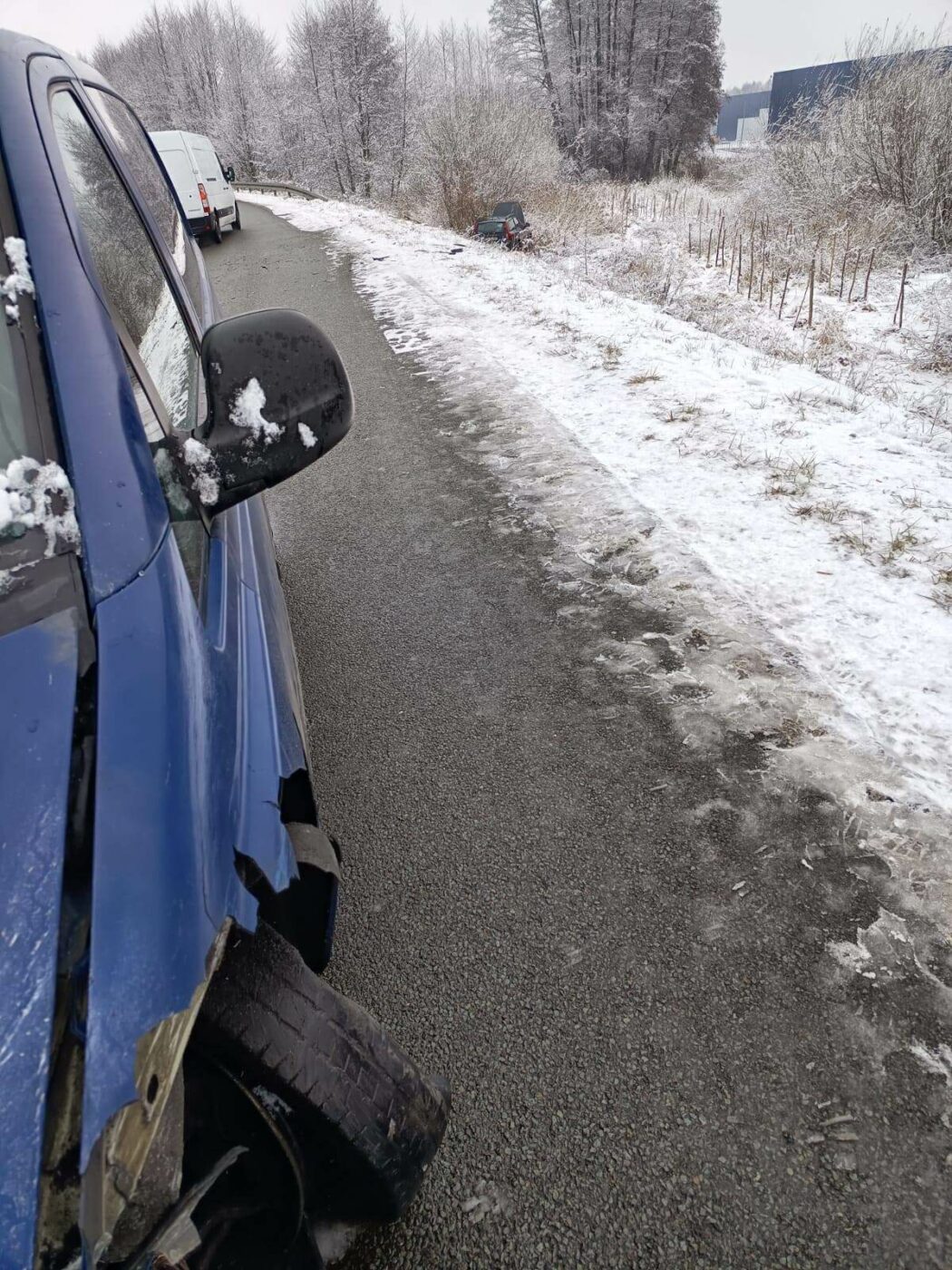 wypadek Zielona G&oacute;ra DW282 - łyse opony