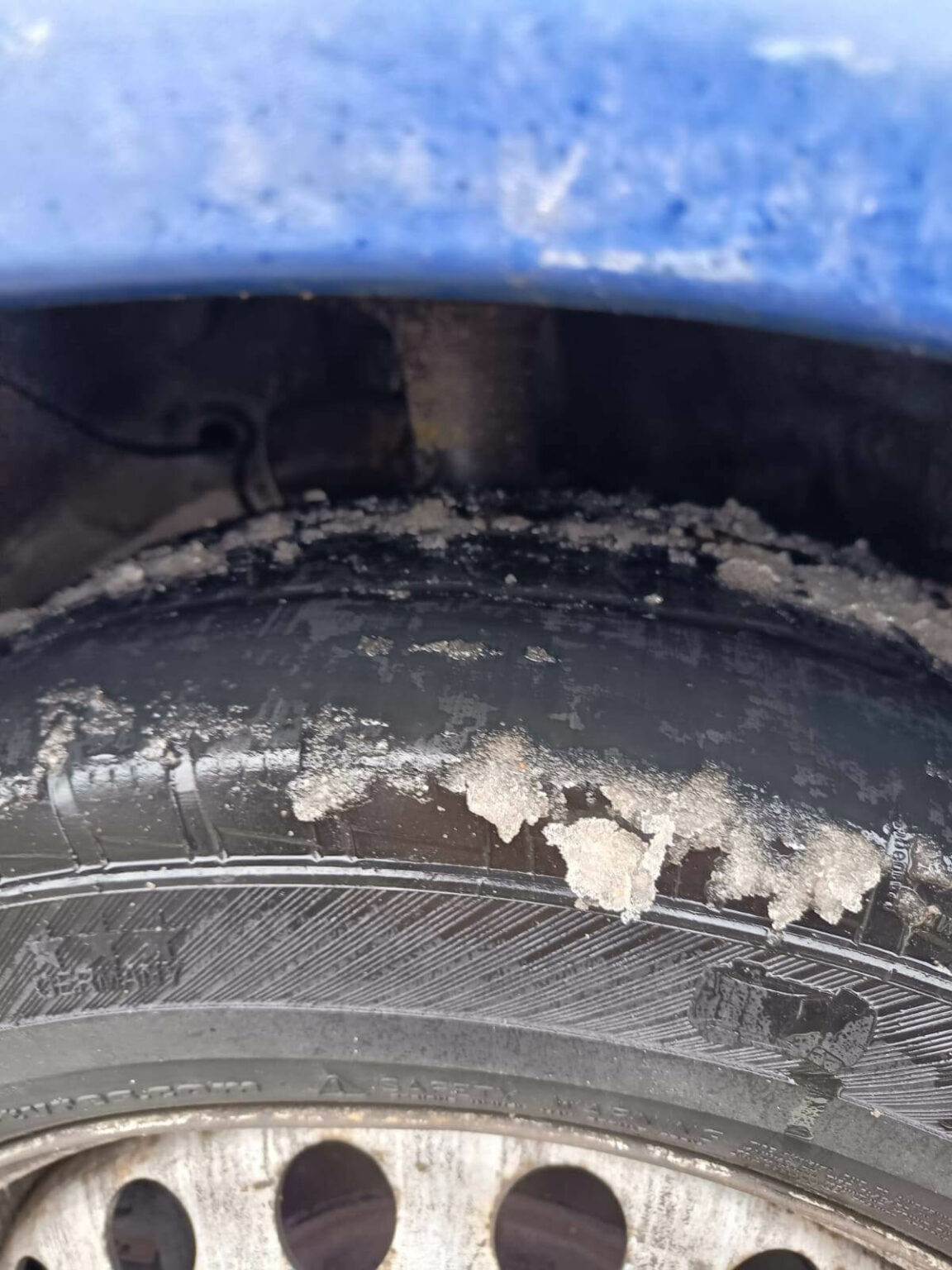 wypadek Zielona G&oacute;ra DW282 - łyse opony