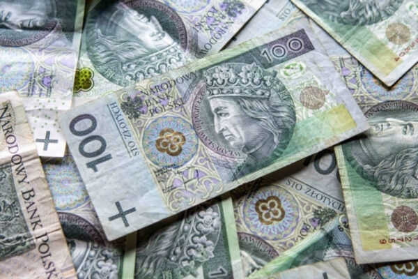 świadczenie dla stulatków - 6589 zł bez wniosku ZUS