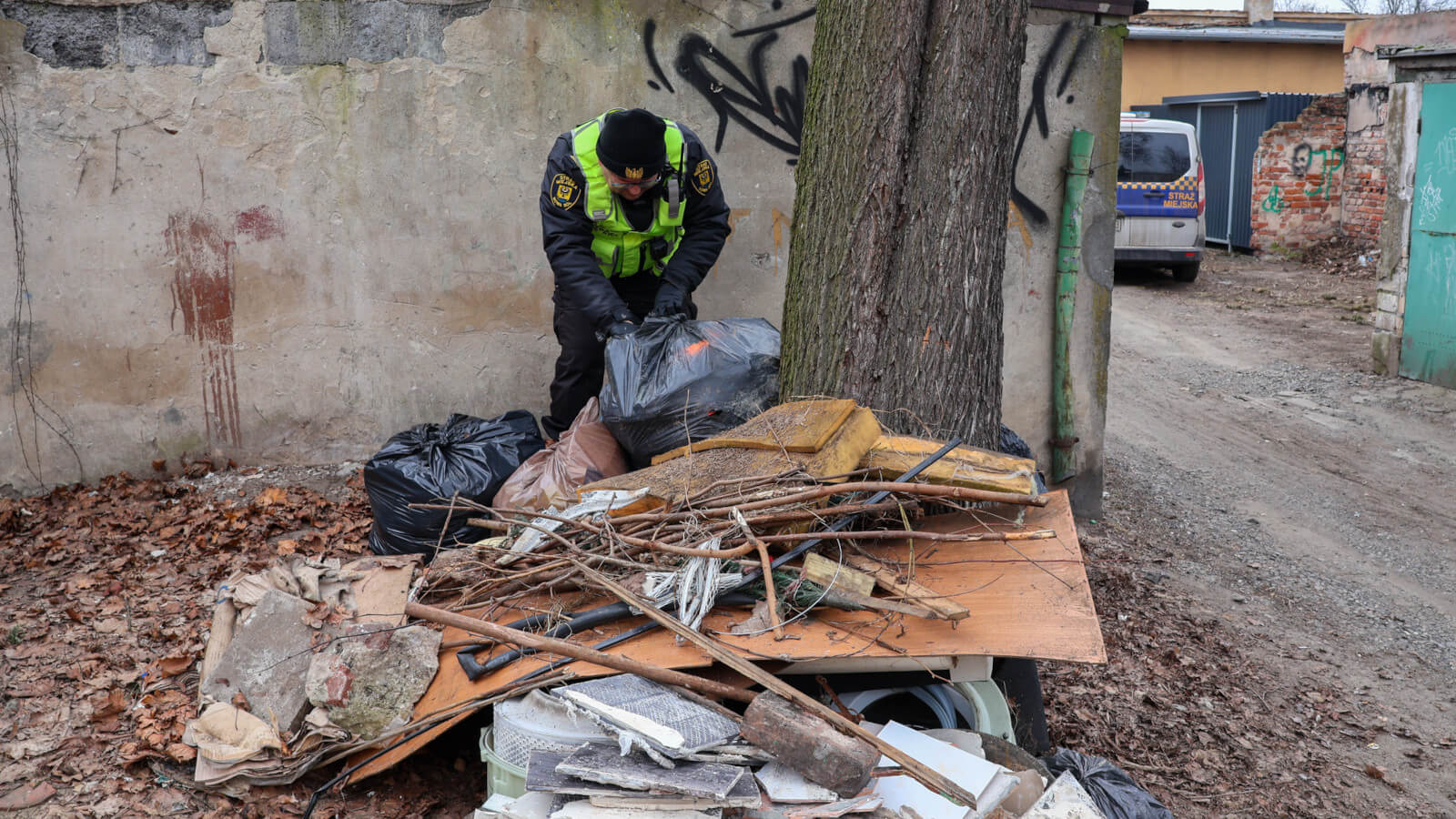 fotopułapka Nowa Sól - dzikie wysypisko Nowa Sól