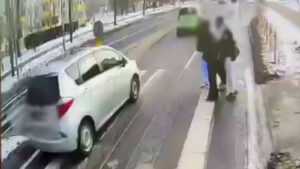 O krok od tragedii na pasach w Zielonej Górze. Kierowcy zignorowali pieszych (FILM)