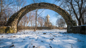 park pod gwiazdami zielona góra - wieża braniborska