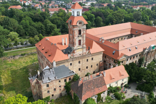 Zamek w Żarach - komornik Żary zamek