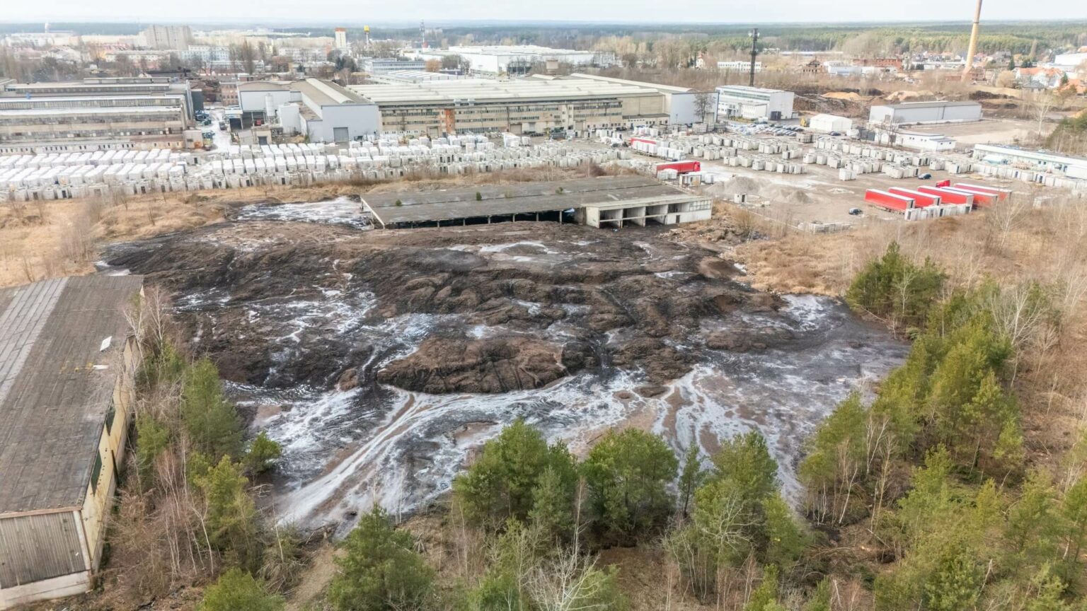 bomba ekologiczna Nowa S&oacute;l - hałda odpad&oacute;w Dozamet