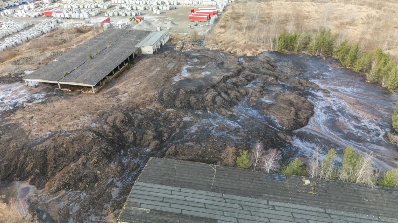 bomba ekologiczna Nowa S&oacute;l - hałda odpad&oacute;w Dozamet