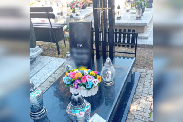 płyta nagrobna Zielona Góra - nagrobek pomyłka kamieniarza