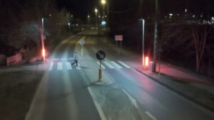 Inteligentne przejście dla pieszych w Świebodzinie. System ostrzega kierowców (FILM)