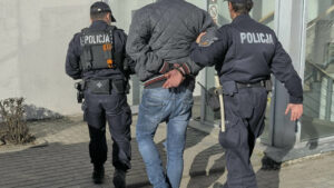 Napad w Świebodzinie. Sterroryzował pracownicę nożem