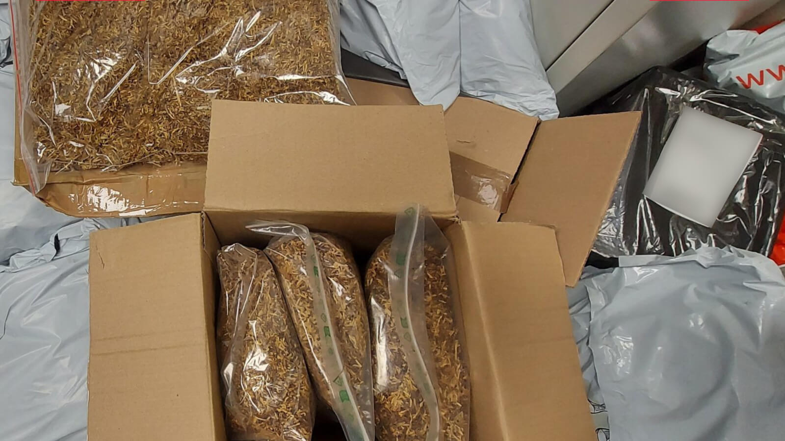 nielegalny tytoń - KAS kontrola paczek Lubuskie