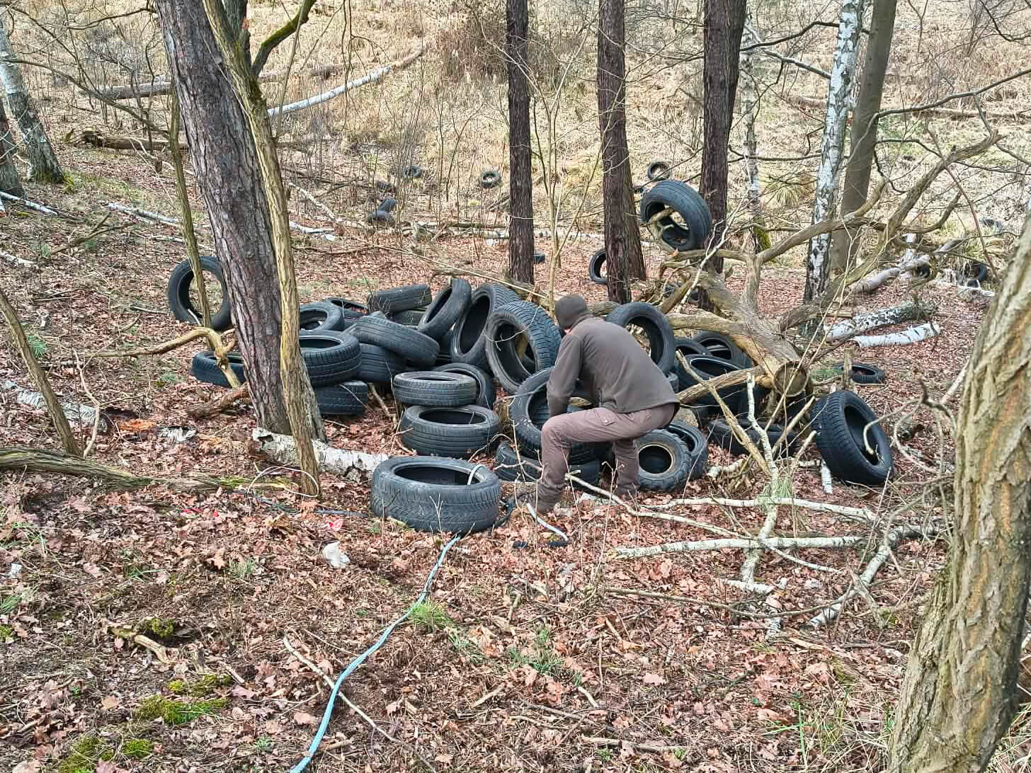 opony-las-nowogrod-bobrzanski-smieci-3