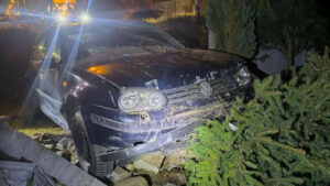 Pijana rozbiła auto o płot w Zielonej Górze. Miała prawie 1,5 promila