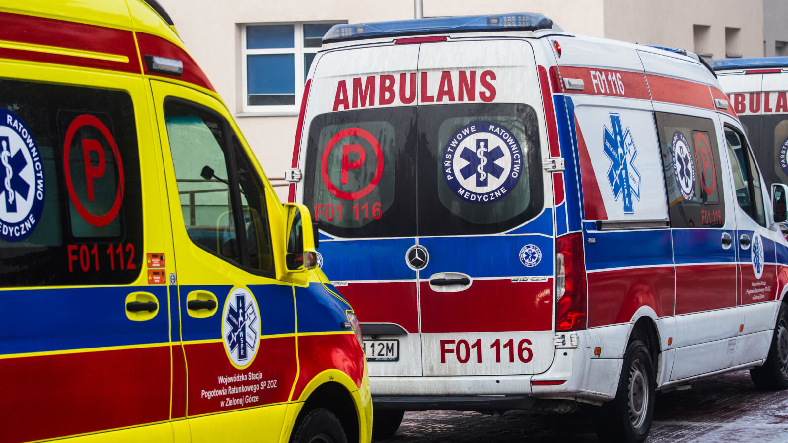 zielona góra pomoc 90-latek - wypadek na cmentarzu