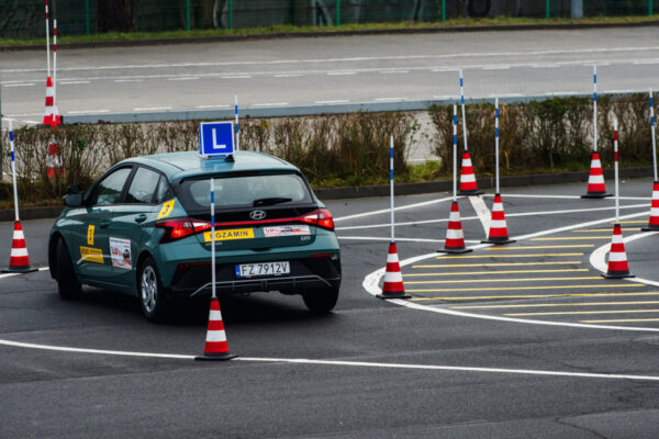 prawo jazdy plac manewrowy - egzamin na prawo jazdy