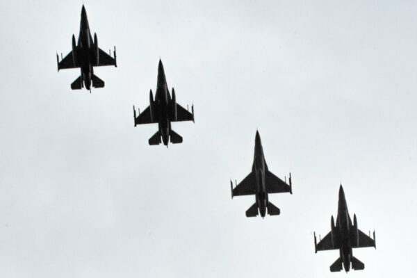 F-16 Żagań przelot samolotów - Wielka Ucieczka Żagań