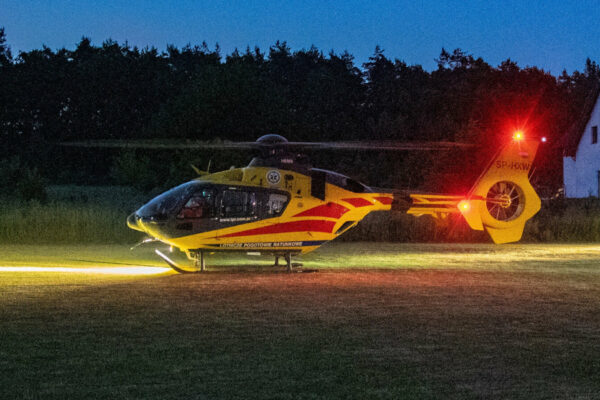 śmigłowiec LPR nocą Zielona Góra - dlaczego śmigłowiec lata w nocy