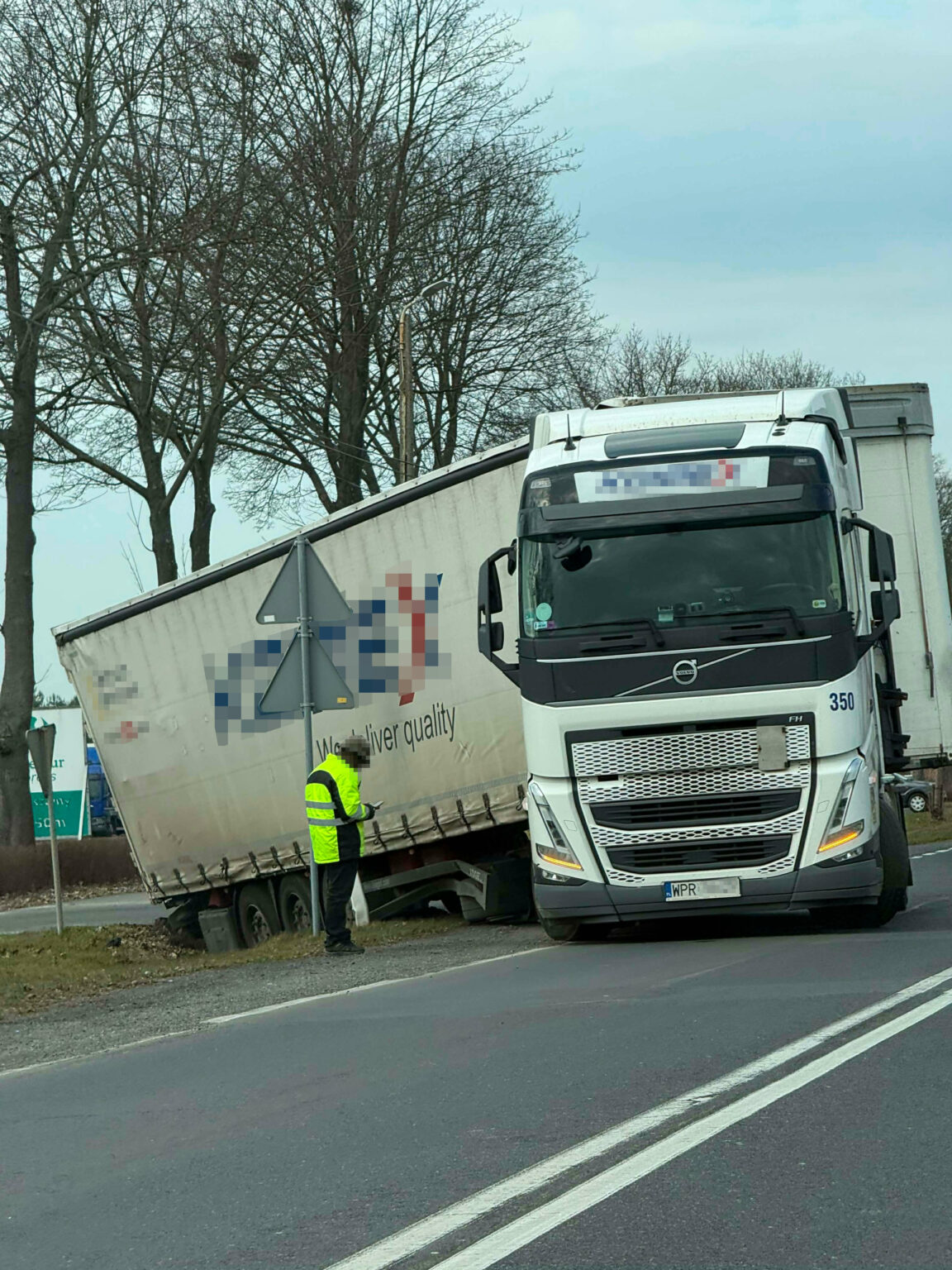 DK32 utrudnienia - wypadek Gron&oacute;w