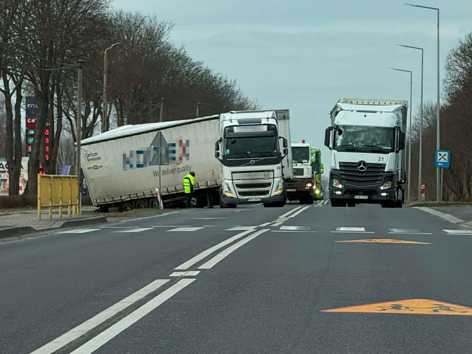 DK32 utrudnienia - wypadek Gron&oacute;w