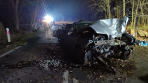 wypadek Krosno Odrzańskie - wypadek BMW rozerwane na pół