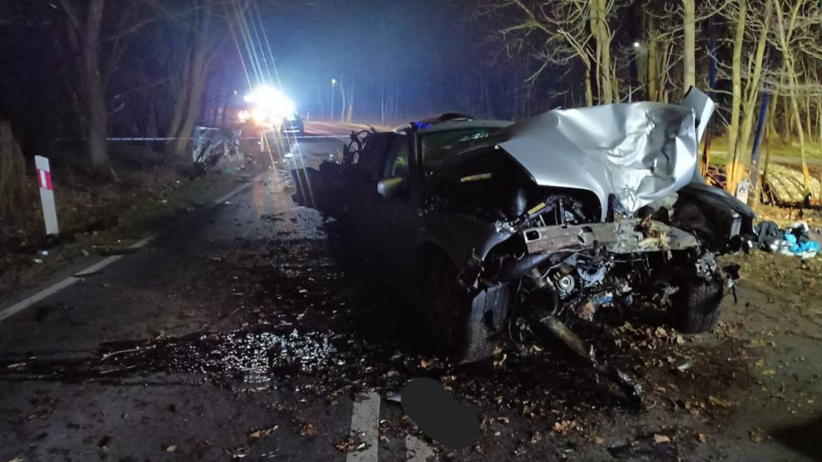 wypadek Krosno Odrzańskie - wypadek BMW rozerwane na pół