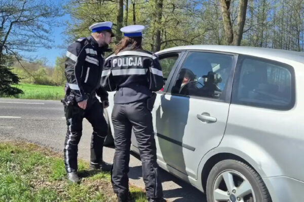 wyprzedzanie na przejściu mandat - DK32 kontrola policji