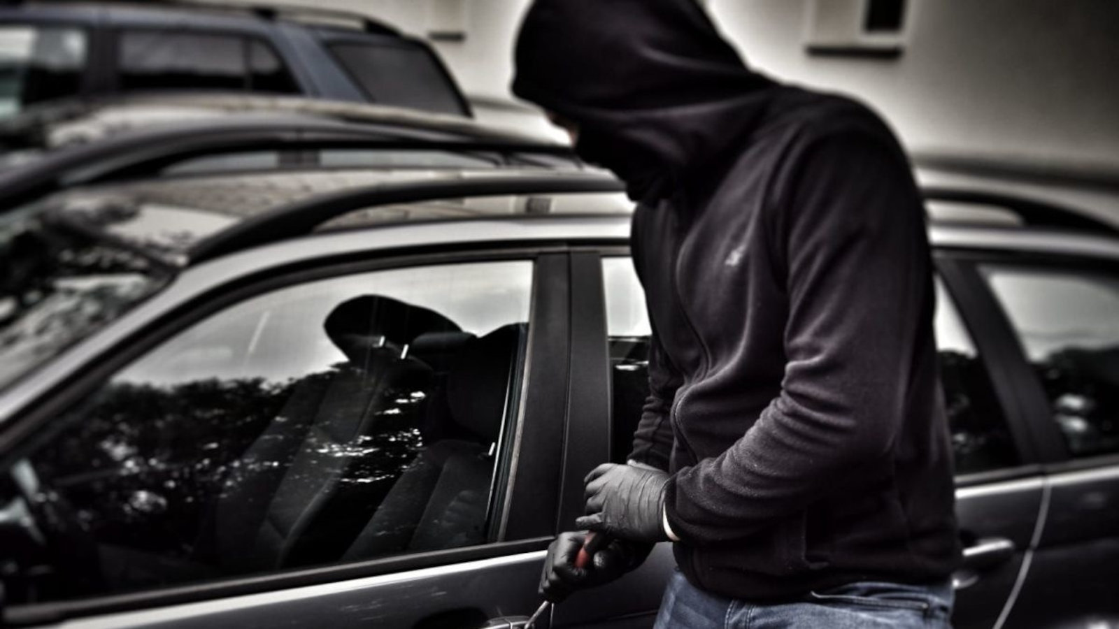 kradzież z samochodu Sulechów - otwarty samochód kradzież