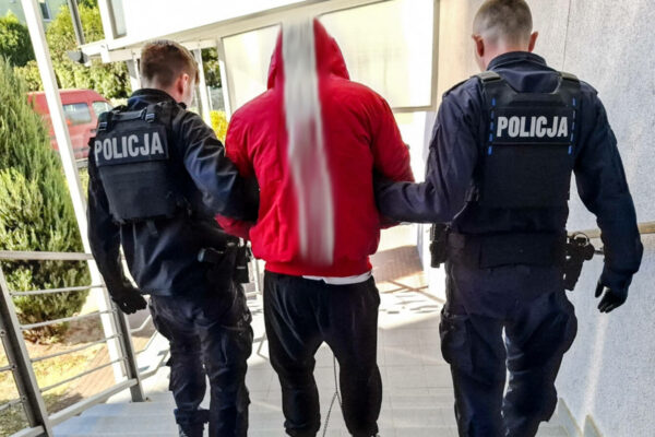 napad na taksówkarza Żagań - kradzież samochodu po napadzie
