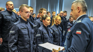 50 nowych policjantów zasiliło Lubuską Policję. Uroczyste ślubowanie (ZDJĘCIA)