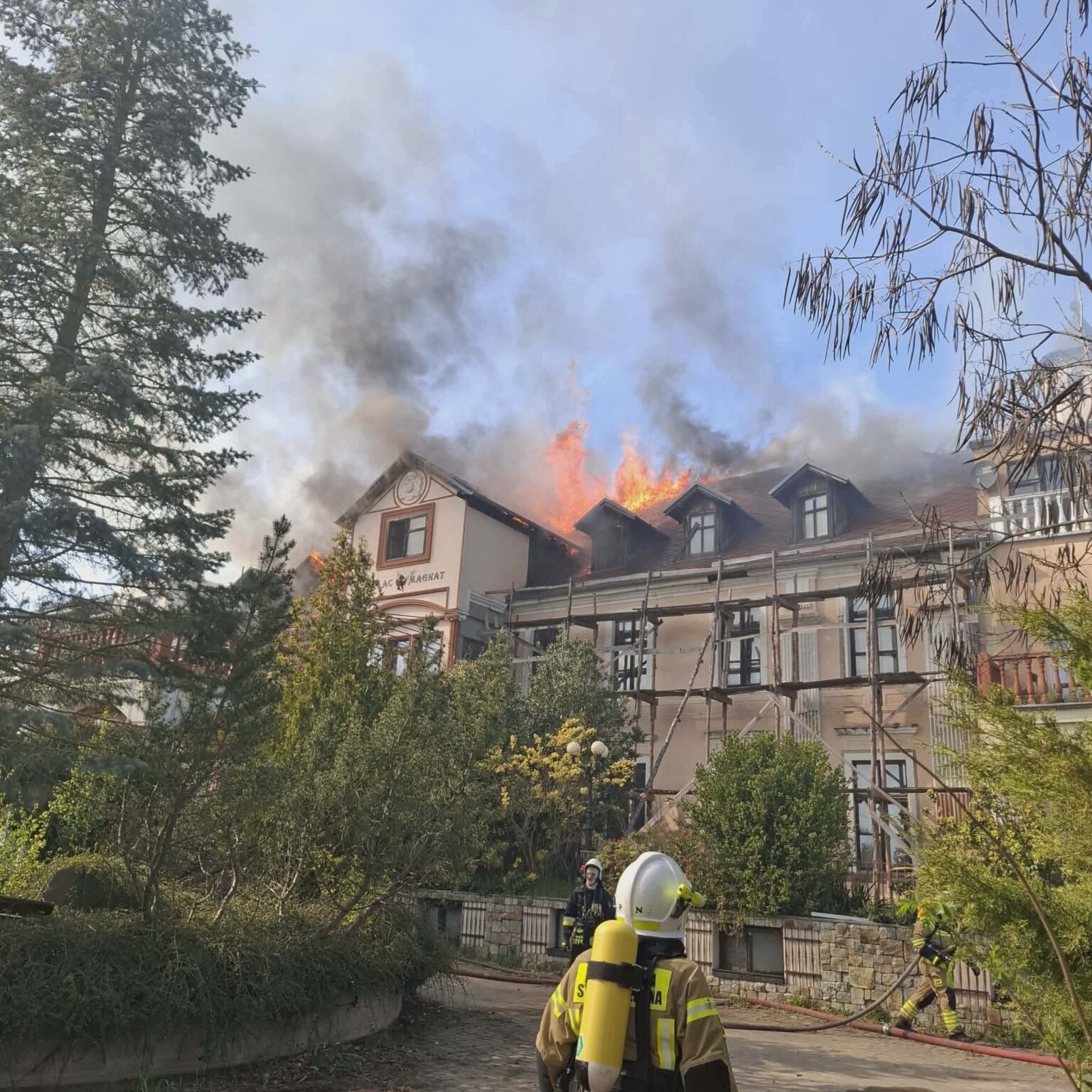 pożar pałacu Garbicz - akcja straży pożarnej Sulęcin