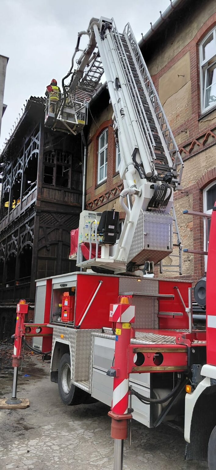 pożar szpitala Wschowa - ewakuacja pacjent&oacute;w