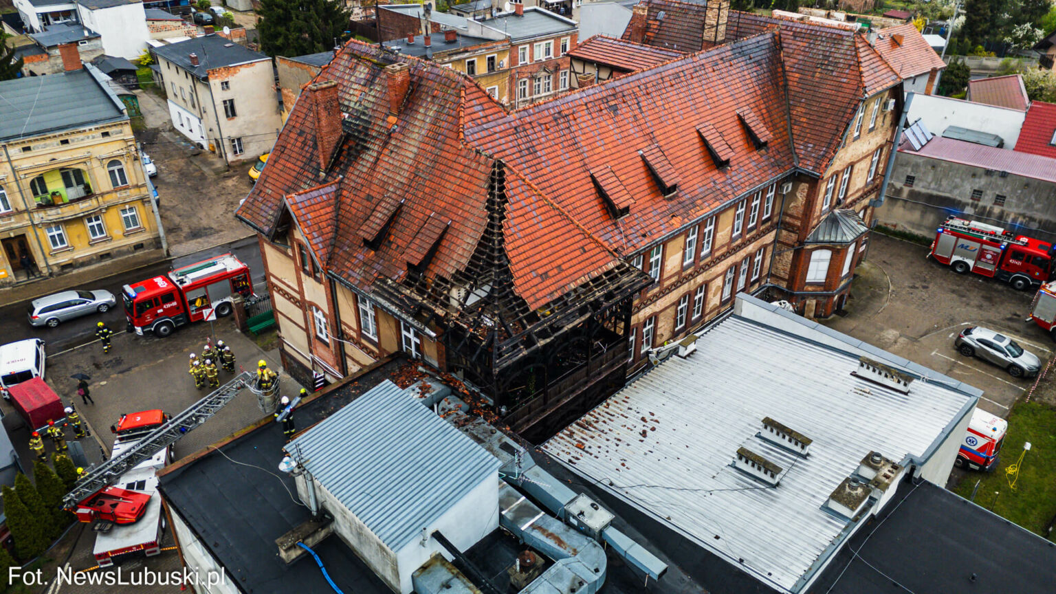 pożar szpitala Wschowa - ewakuacja pacjent&oacute;w