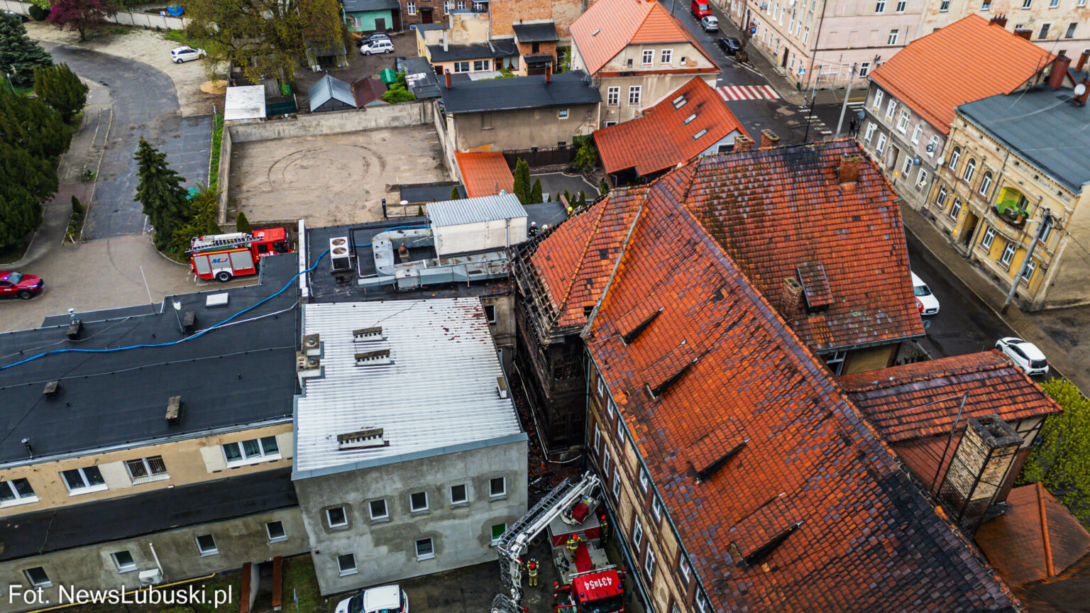 pożar szpitala Wschowa - ewakuacja pacjent&oacute;w