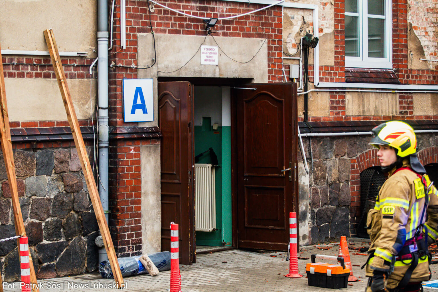 pożar szpitala Wschowa - ewakuacja pacjent&oacute;w
