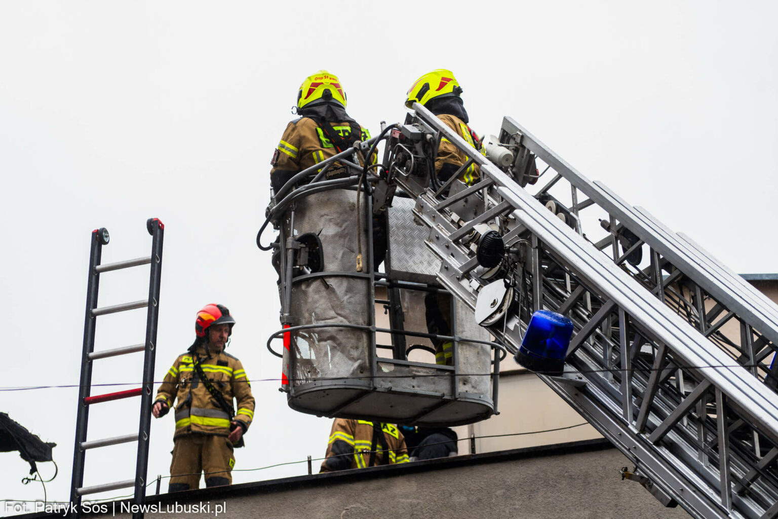 pożar szpitala Wschowa - ewakuacja pacjent&oacute;w