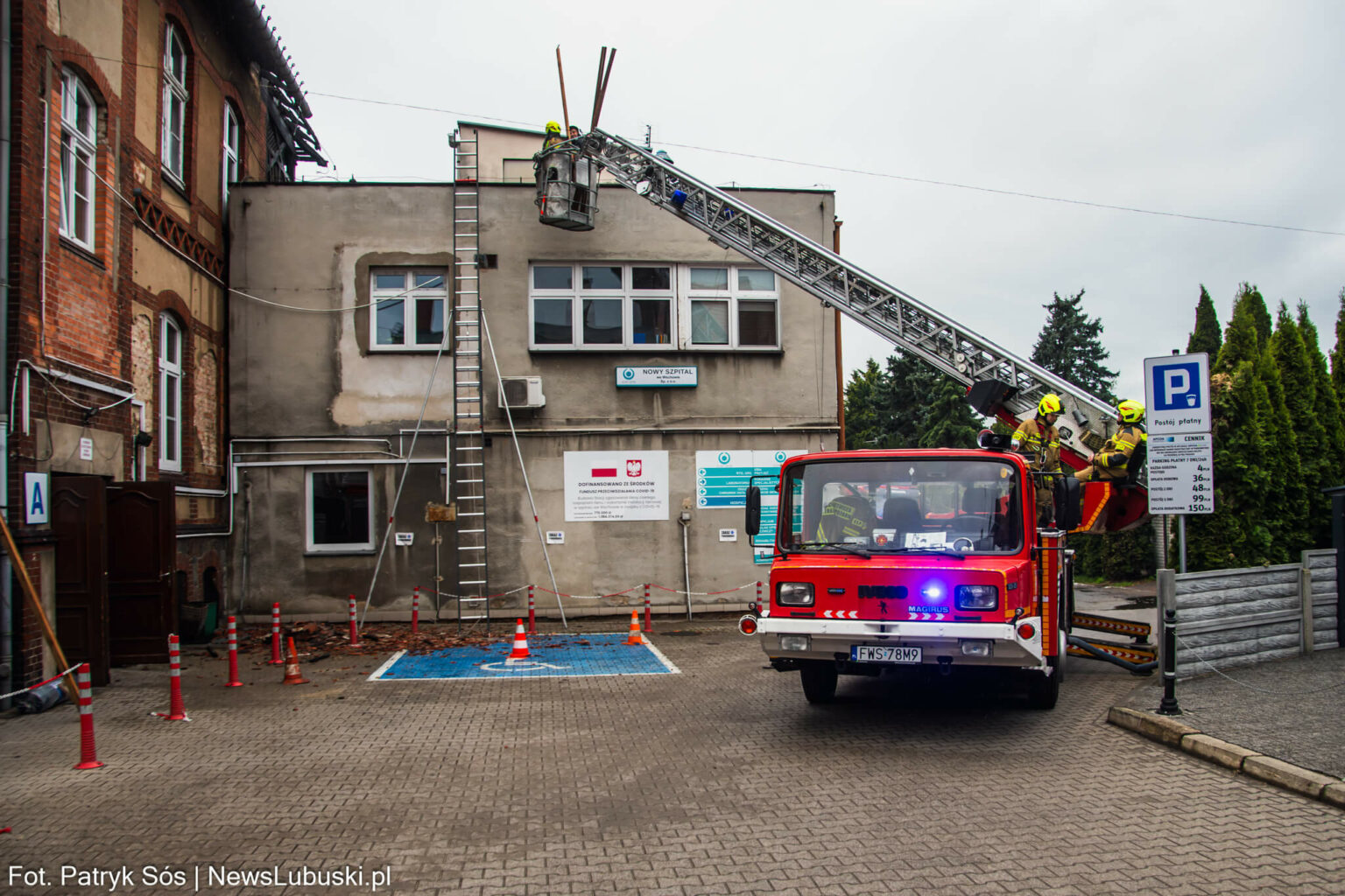 pożar szpitala Wschowa - ewakuacja pacjent&oacute;w