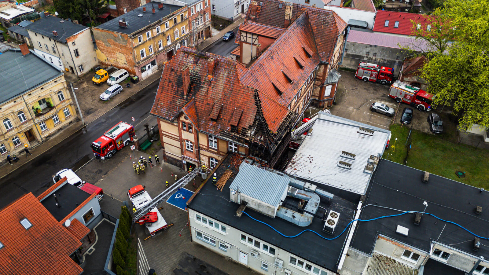 pożar szpitala Wschowa - ewakuacja pacjentów