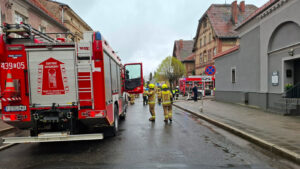 pożar szpitala Wschowa - ewakuacja pacjentów