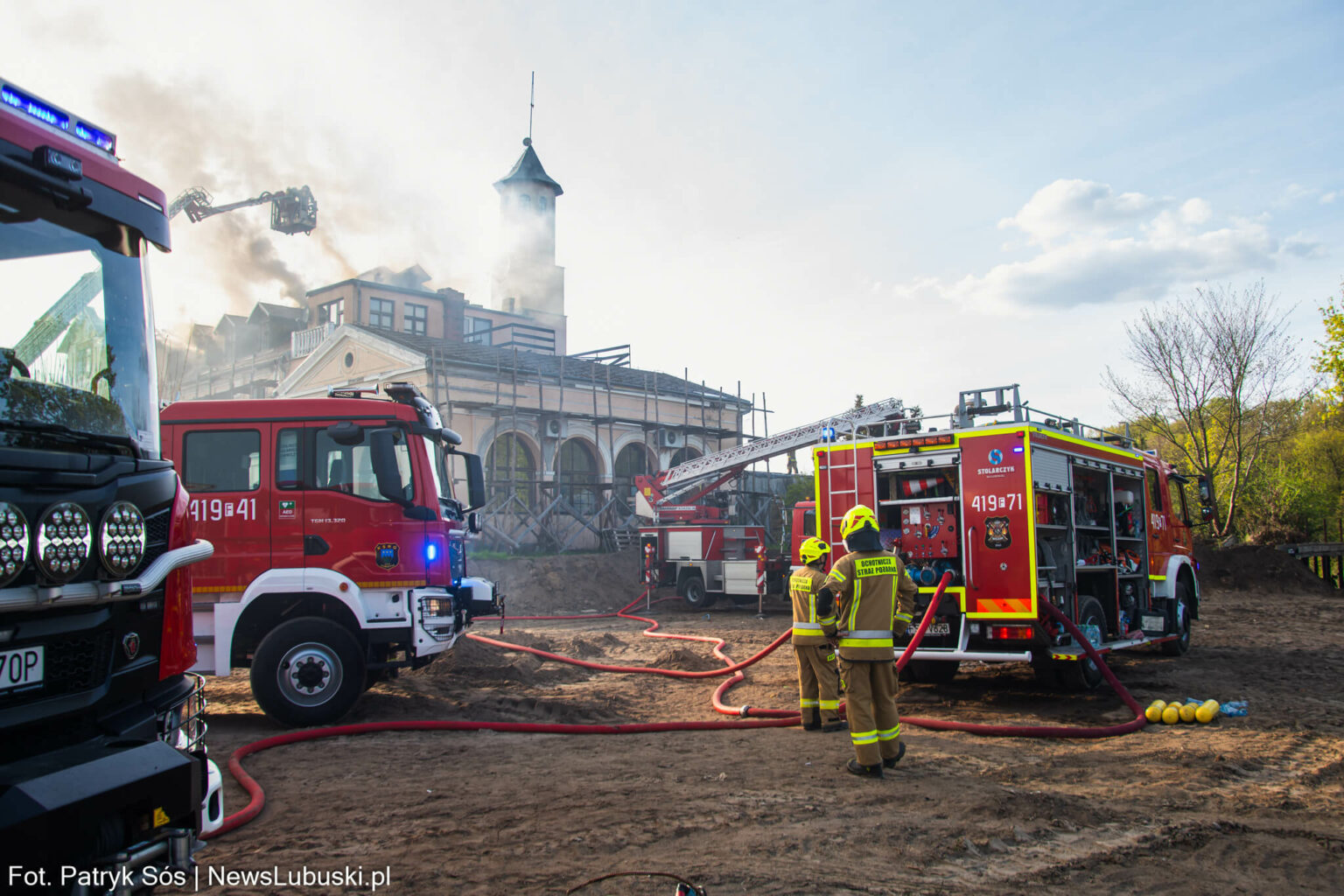 pożar pałacu Garbicz - akcja straży pożarnej Lubuskie