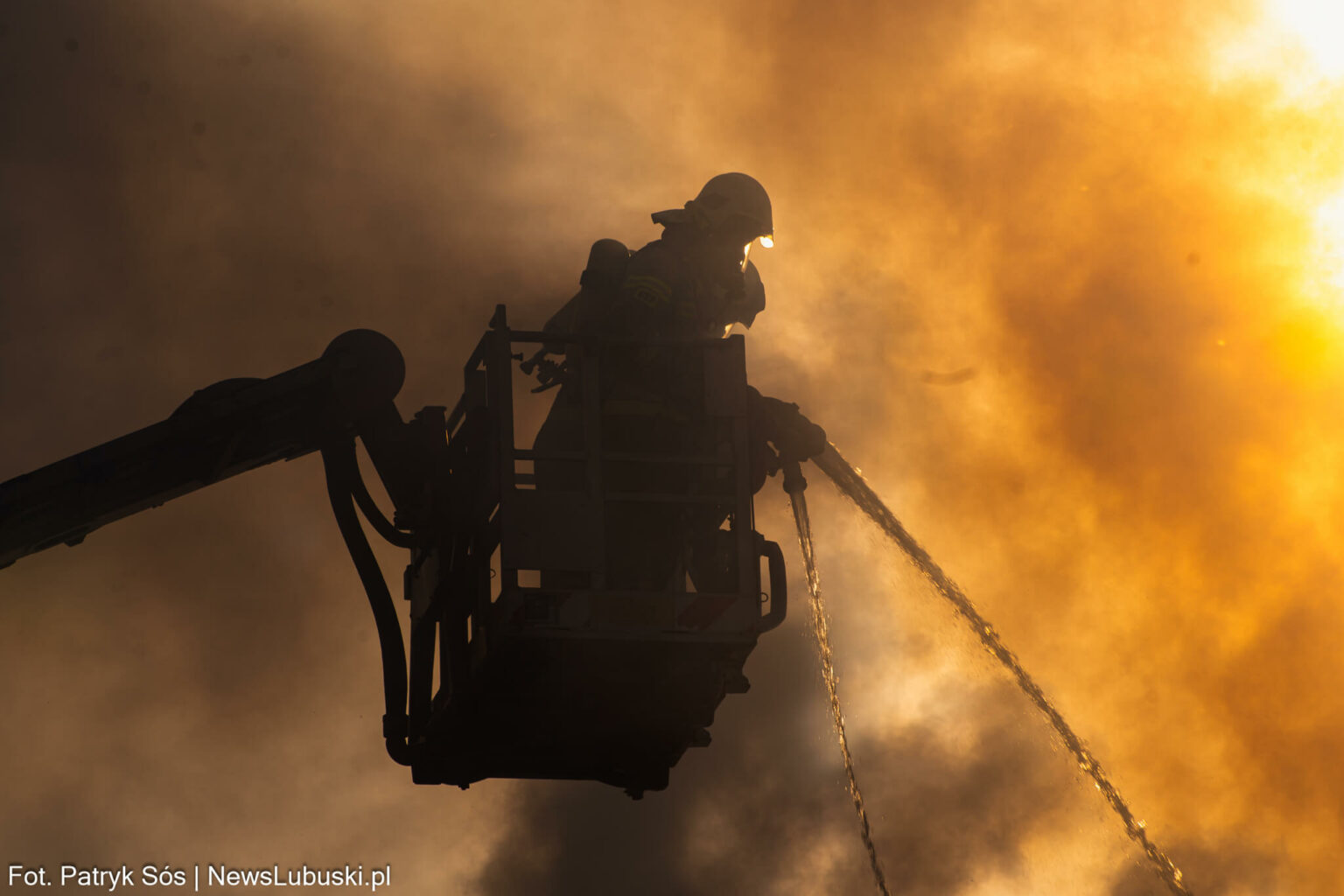 pożar pałacu Garbicz - akcja straży pożarnej Lubuskie