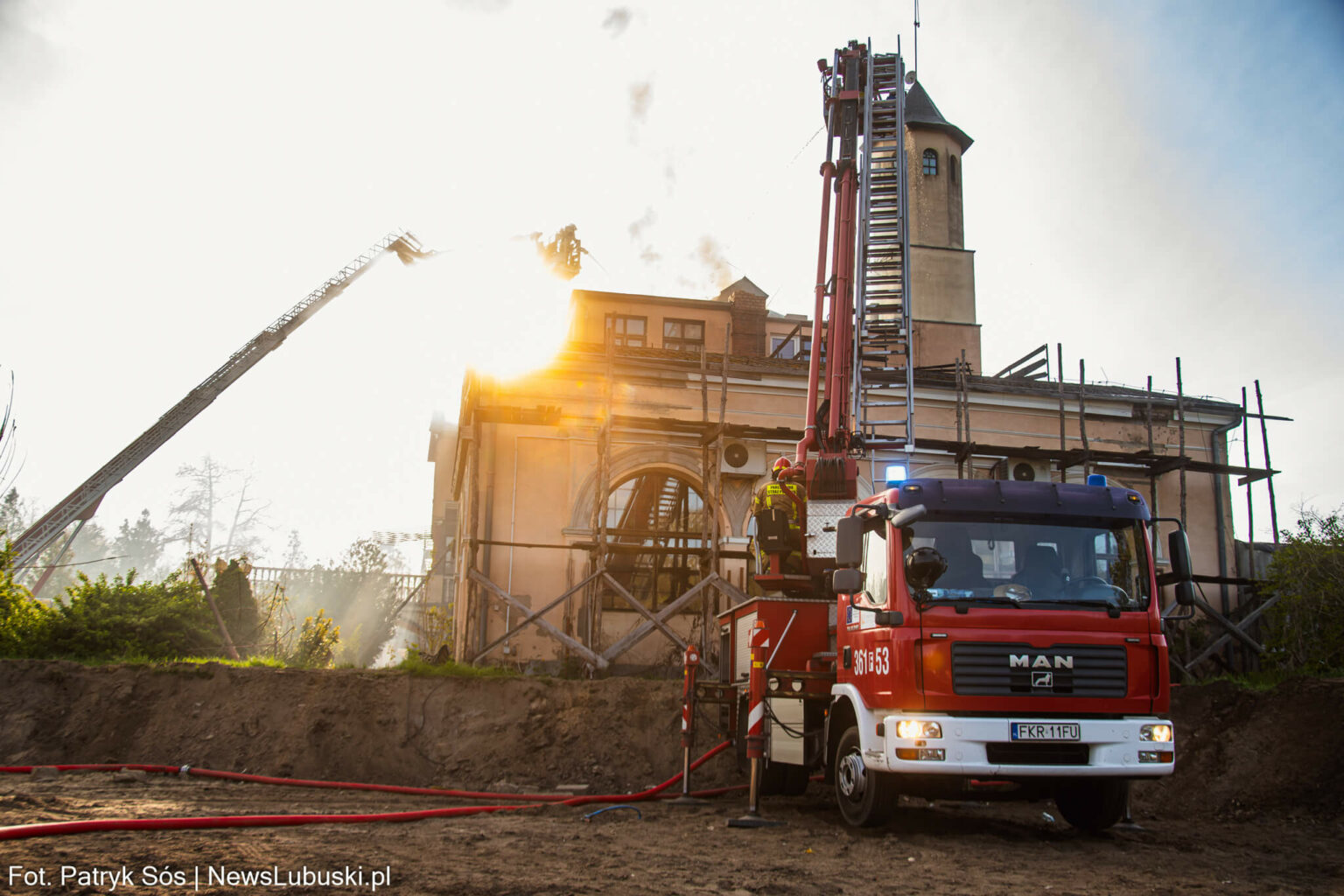 pożar pałacu Garbicz - akcja straży pożarnej Lubuskie