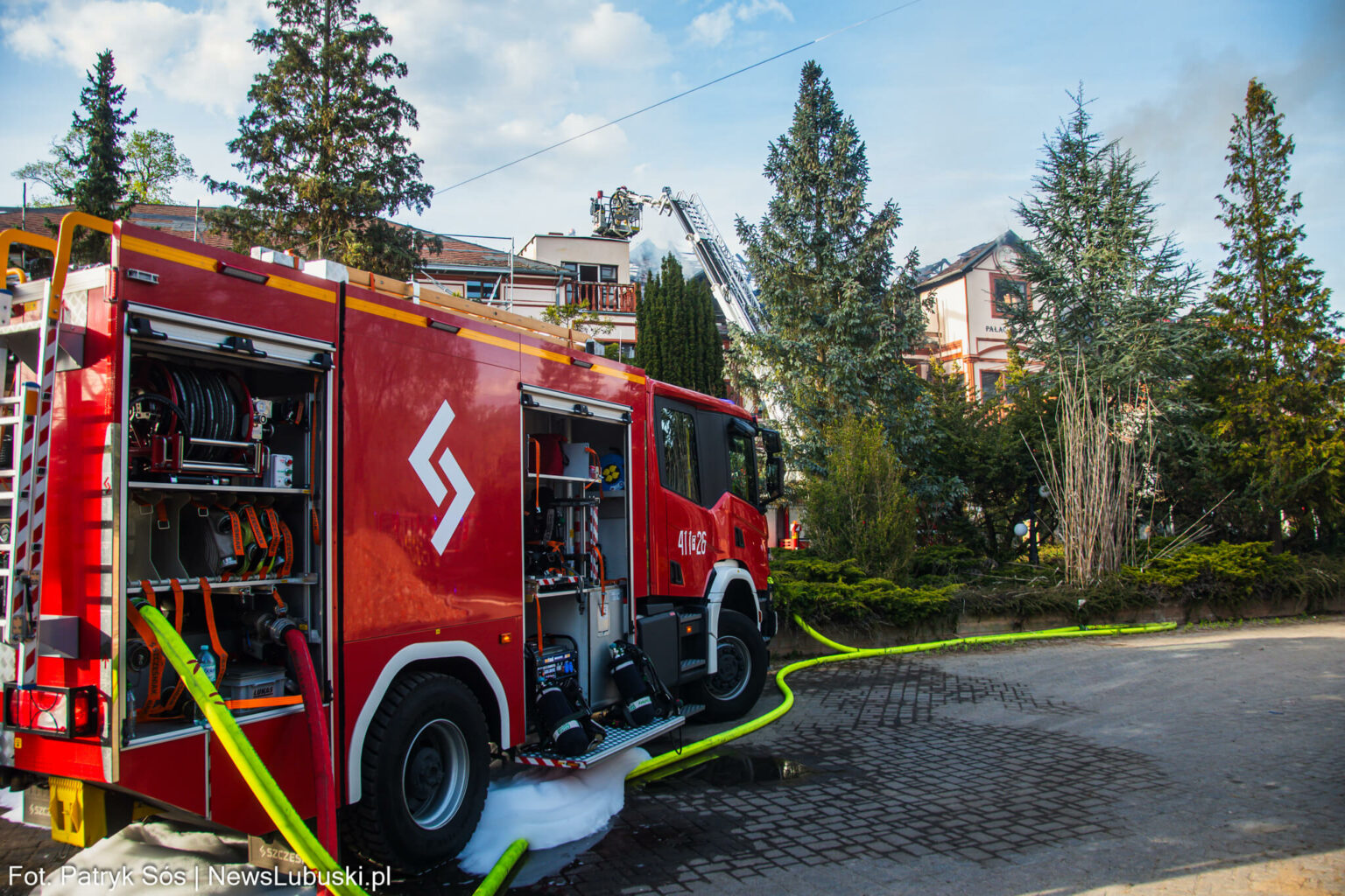pożar pałacu Garbicz - akcja straży pożarnej Lubuskie