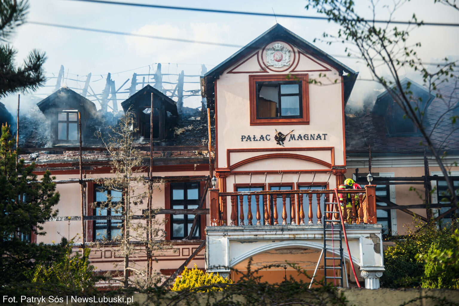 pożar pałacu Garbicz - akcja straży pożarnej Lubuskie