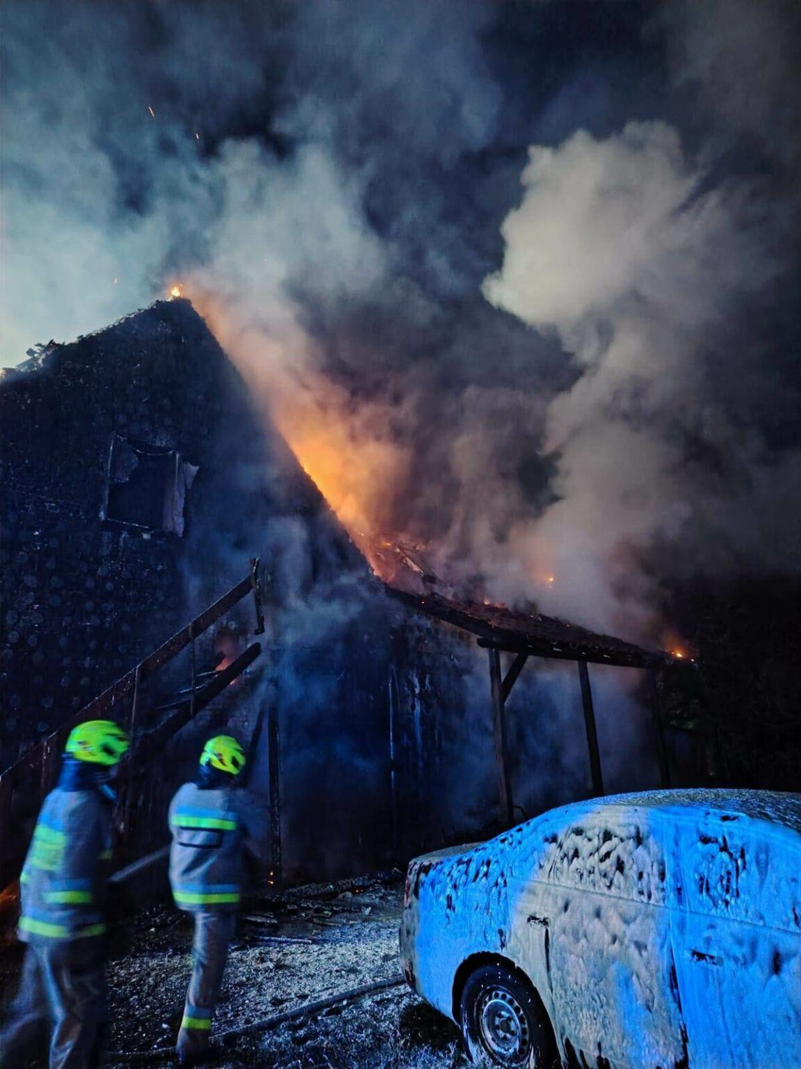 pożar domu Zasieki - ewakuacja mieszkańc&oacute;w pożar Lubsko